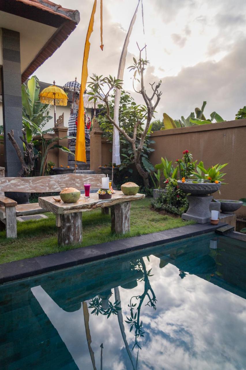 Umah Tikari Guesthouse Canggu Esterno foto