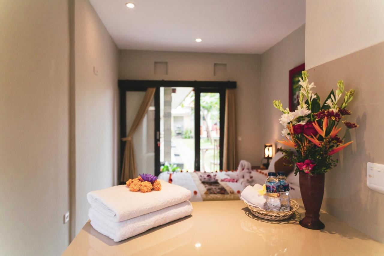 Umah Tikari Guesthouse Canggu Esterno foto