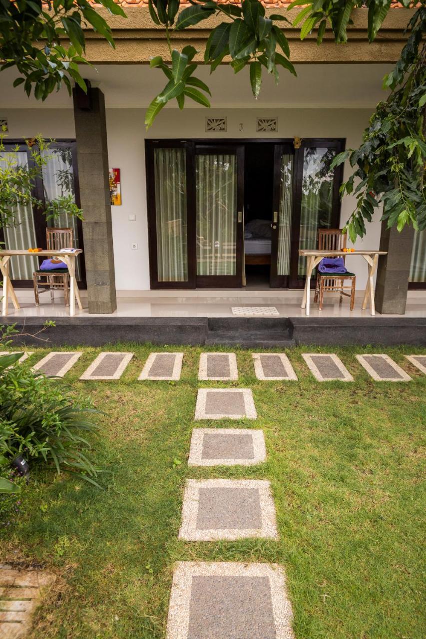 Umah Tikari Guesthouse Canggu Esterno foto