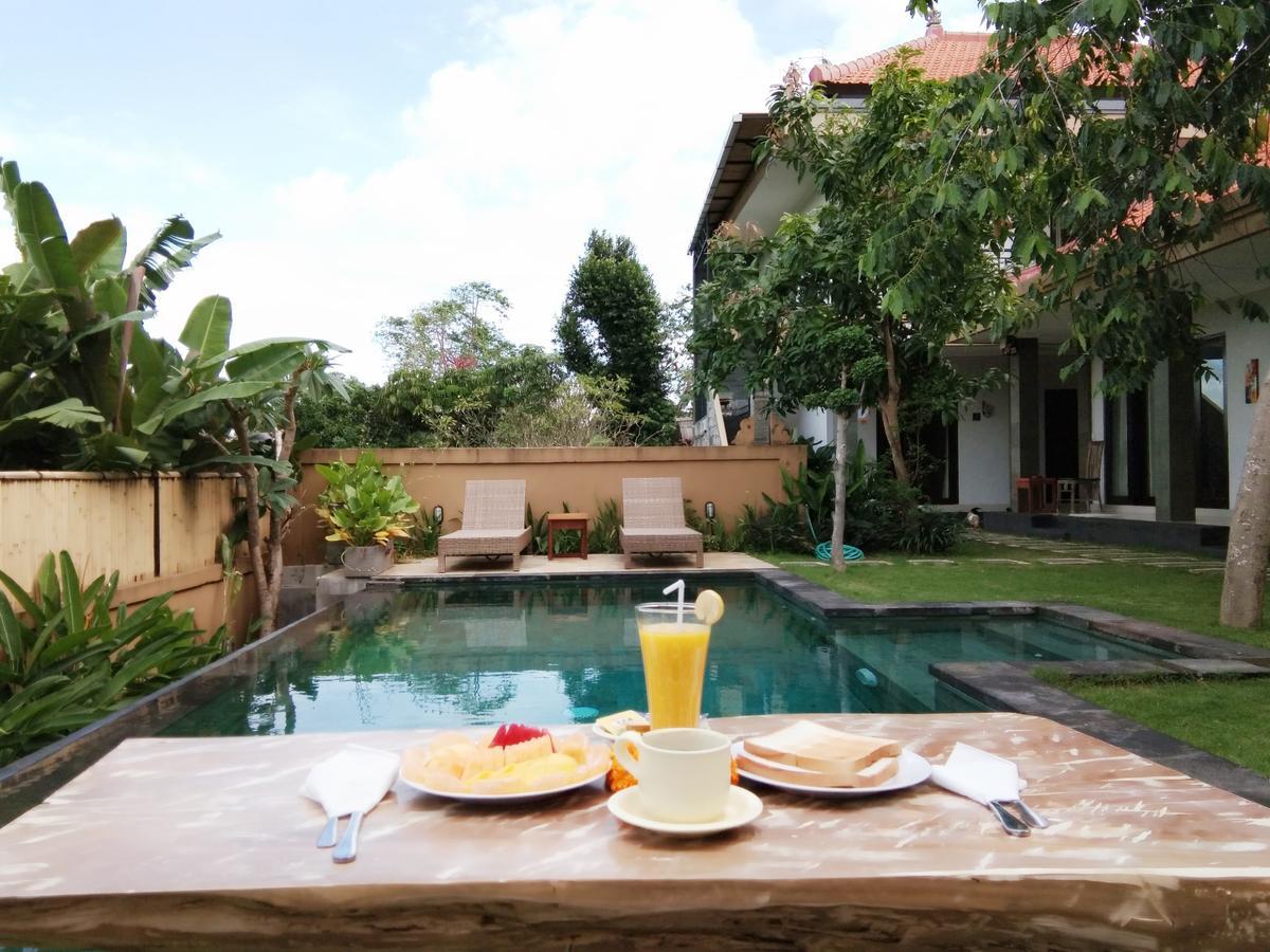 Umah Tikari Guesthouse Canggu Esterno foto
